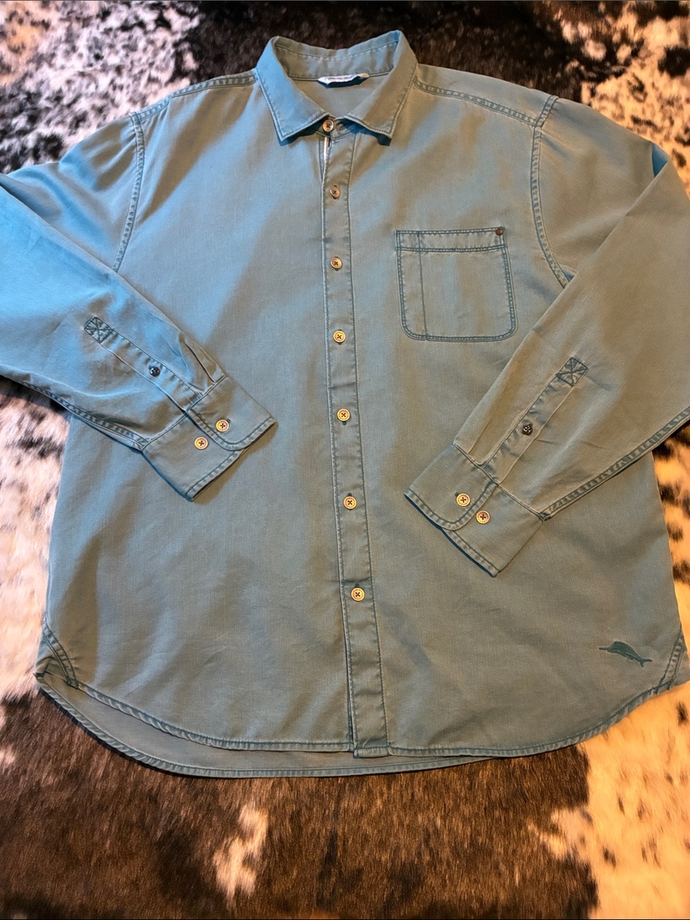 Tommy Bahama men’s Tahitian Twill long sleeve button-up shirt